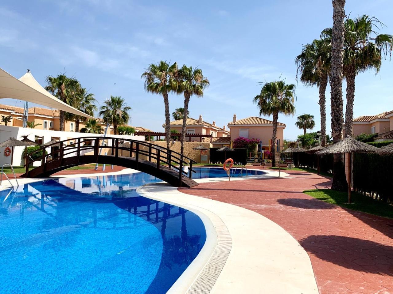 Апартаменти Bahari Marinas - Tu Duplex Con Jardin Privado! Бера Екстер'єр фото
